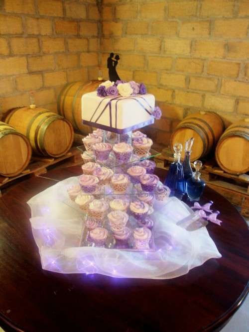 4 Tier Square Cake/Cupcake Stand + FREE Cake Stand