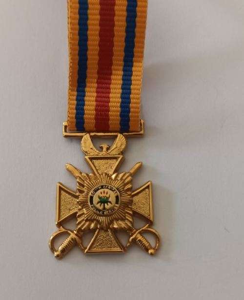 SAPS Gold Cross for Bravery medal miniature - Original