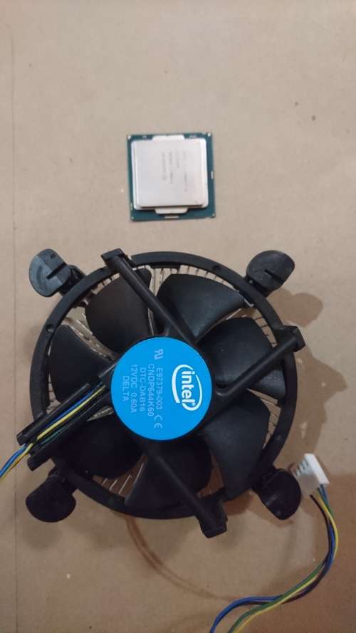 Intel Core i3-6100 3.7 GHz Dual-Core LGA 1151 Processor with Fan