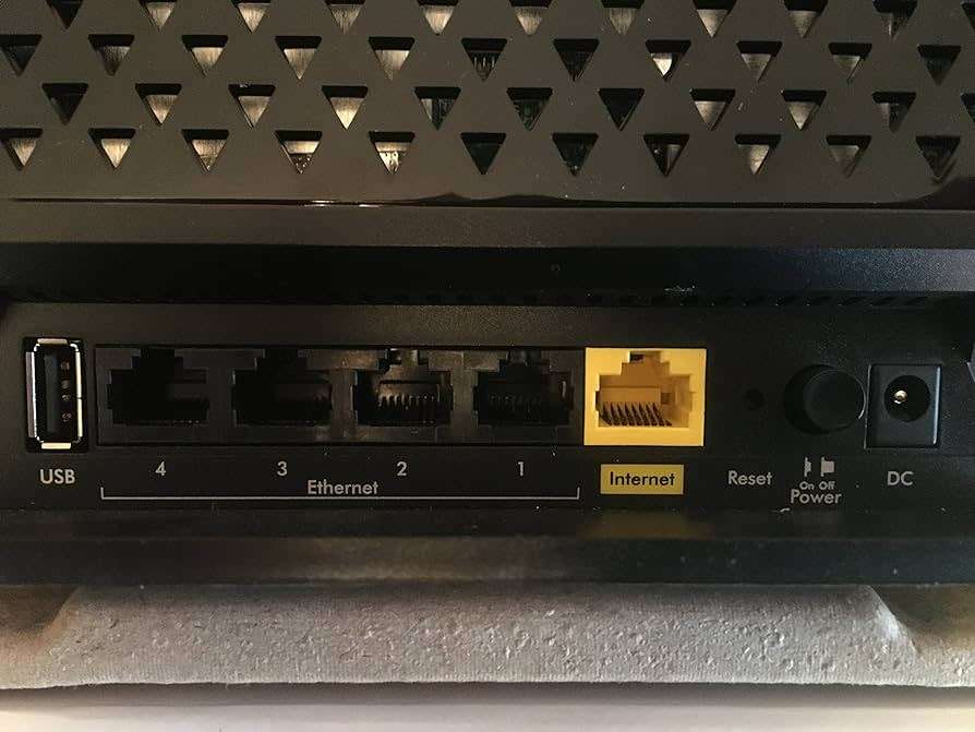 NetGear R6100 WiFi RouterAC1200 Dual Band with Power Supply