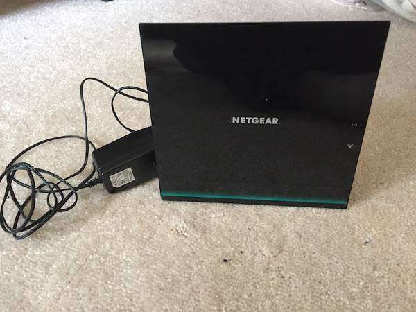 NetGear R6100 WiFi RouterAC1200 Dual Band with Power Supply