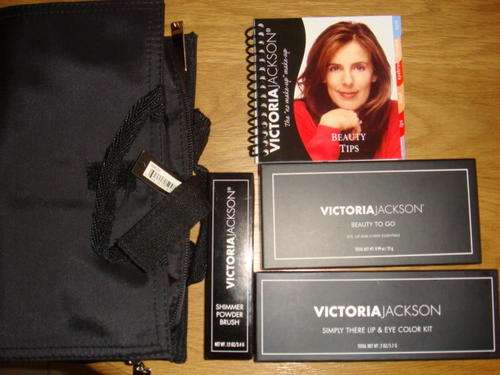 VICTORIA JACKSON COSMETIC SET. BRAND NEW!