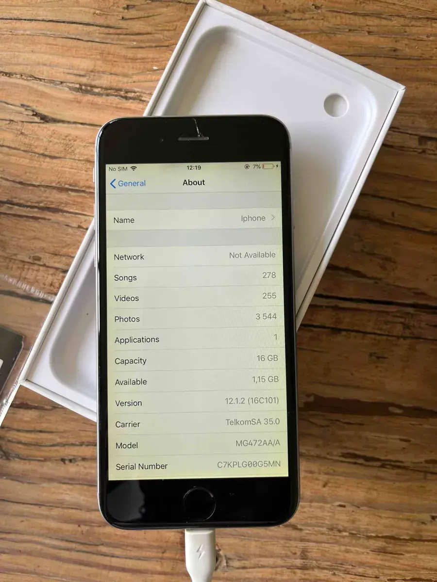 Space grey Apple iPhone 6 16 GB