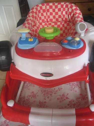 Chelino F1 Walking Ring musical and converts into a rocker