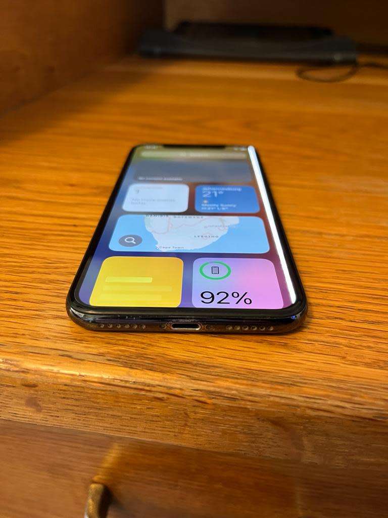 iPhone X 256GB - Pre-Owned - Please read description