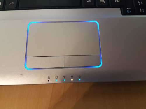 SAMSUNG R730 | Dual-Core 2.30GHz | 3GB RAM | 250GB HDD | 17" LED | DVD | WIN10