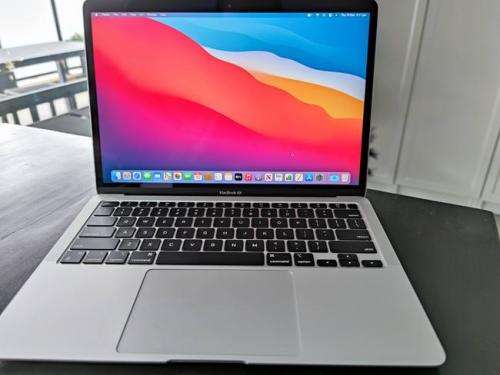 Apple MacBook Air (13-inch 2020) M1 Chip 8 core CPU 7 core GPU 8GB Memory 256GB SSD Space Grey