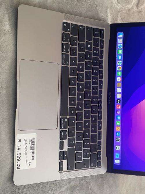 Apple MacBook Air (13-inch 2020) M1 Chip 8 core CPU 7 core GPU 8GB Memory 256GB SSD Space Grey
