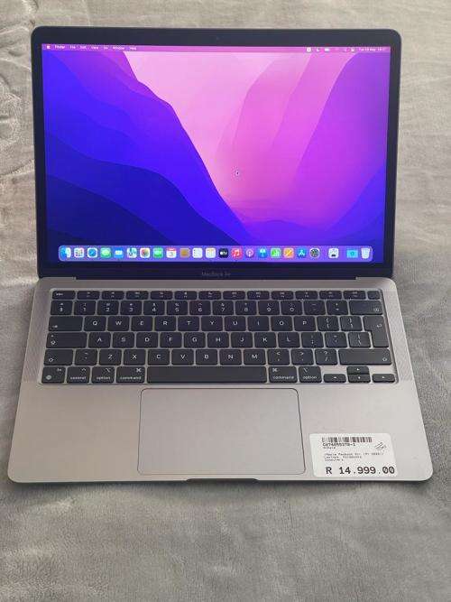 Apple MacBook Air (13-inch 2020) M1 Chip 8 core CPU 7 core GPU 8GB Memory 256GB SSD Space Grey