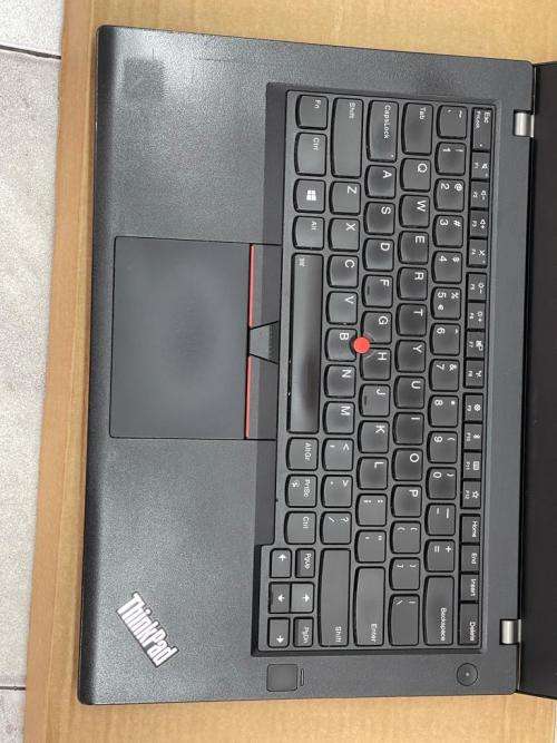 LENOVO THINKPAD T470 ULTRABOOK**7TH GEN CORE i5-7200U**8GB DDR4**256GB SSD**LTE**14` FULL HD**WIN10