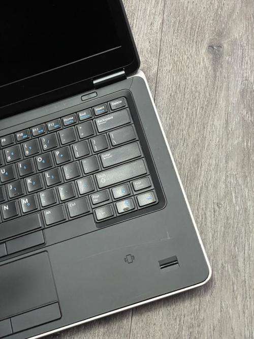 DELL LATITUDE E7440 ULTRABOOK | INTEL CORE i5-4300U | 8GB RAM | 500GB HDD | 14` FHD LED | WIN10 PRO