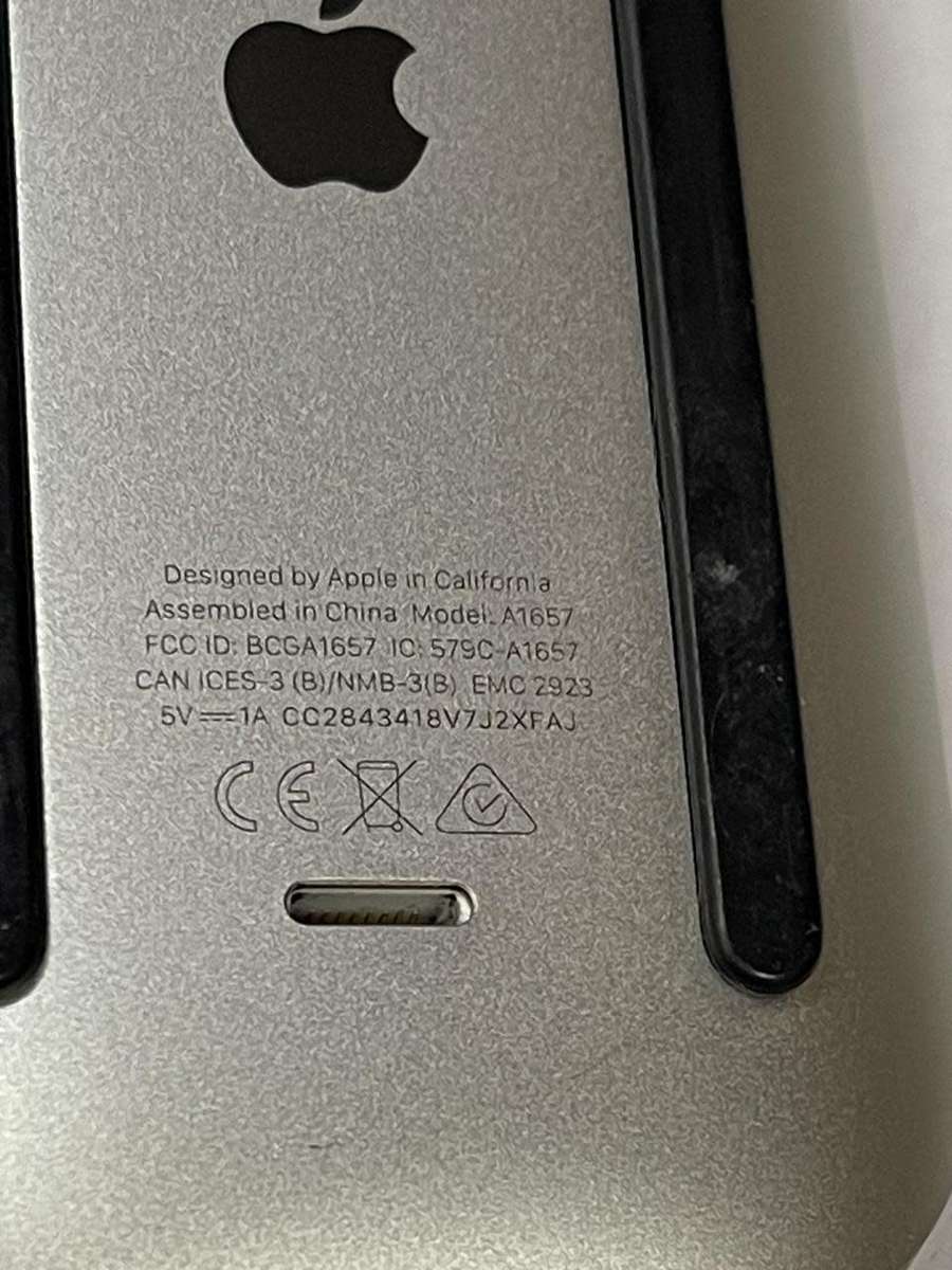 Apple Magic Mouse - White Multi-Touch Surface