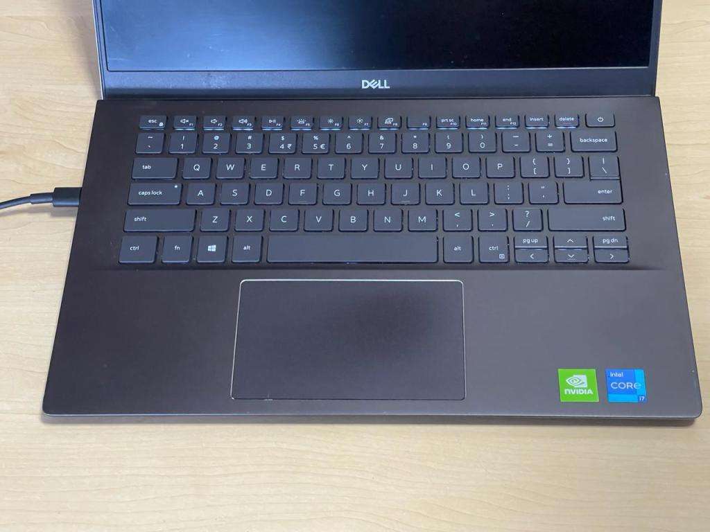 DELL VOSTRO 5402 | 11TH GEN CORE i7-1165G7 | 16GB | 512GB SSD | 14 FHD | WIN10