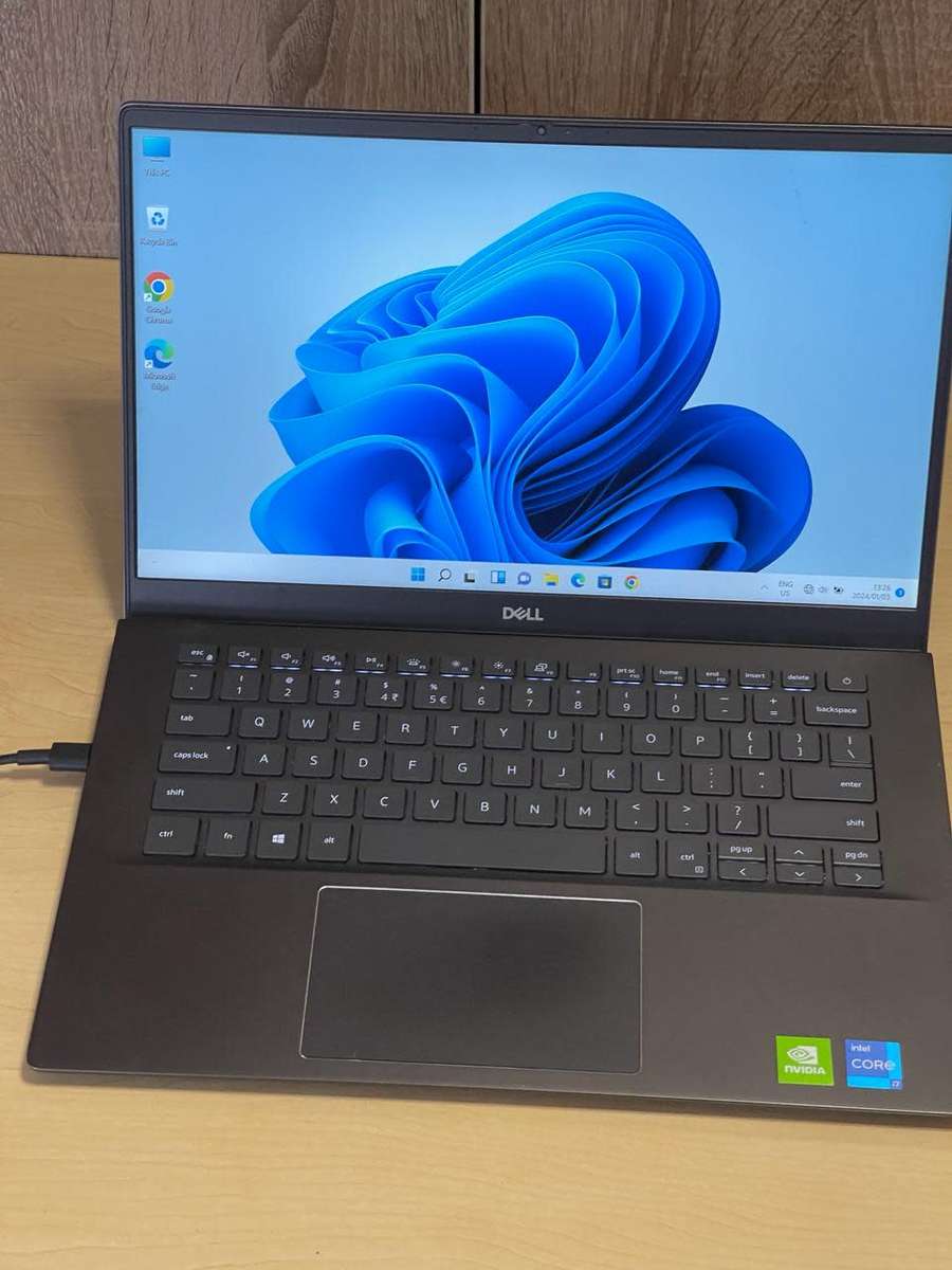 DELL VOSTRO 5402 | 11TH GEN CORE i7-1165G7 | 16GB | 512GB SSD | 14 FHD | WIN10