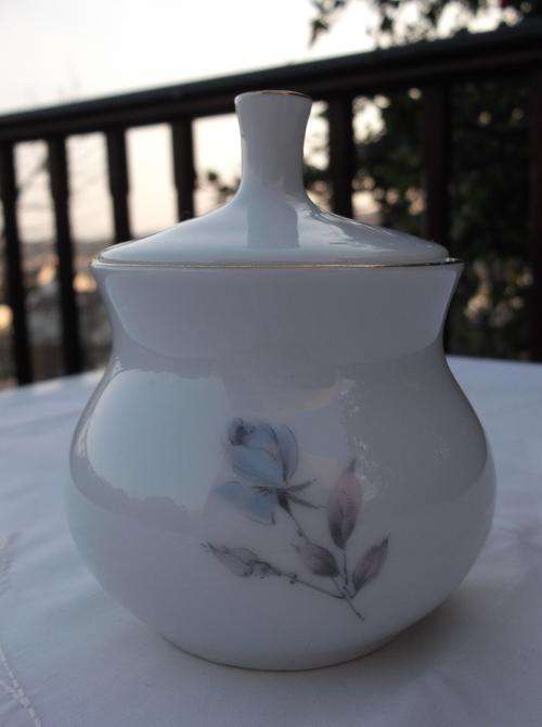 Beautiful German China Bareuther Bavaria Jam or Sugar Bowl with Lid