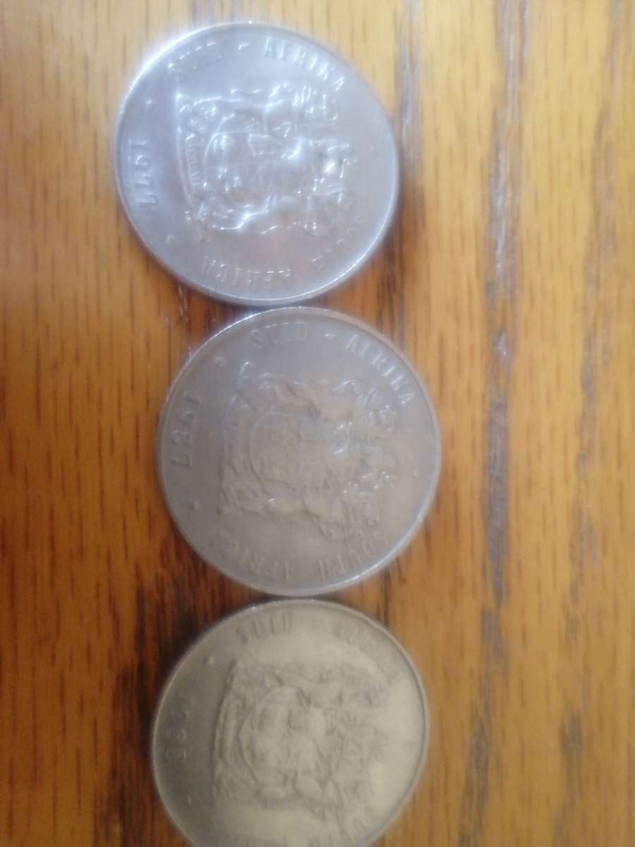 1977..1987..1988.. South Africa R1. 00 coins