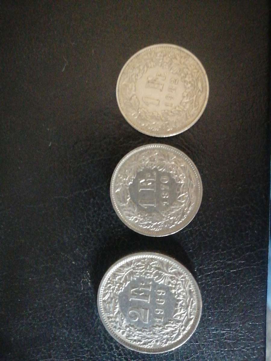 Helvetia 2fr coin 1969. 1 x 1970 1fr. 1 x 1982 1 fr coins