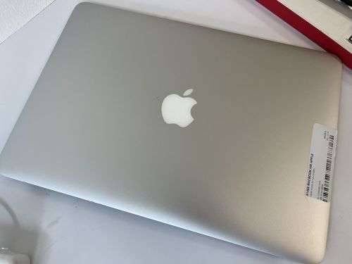 Apple MacBook Air 13` 2015 1.6GHz Core i5 4GB 128GB