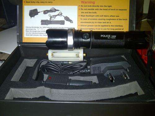 CREE LED 500 LUMENS 220/12 volt Flashlight