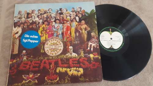 THE BEATLES - SGT. PEPPER'S LONELY HEARTS CLUB BAND