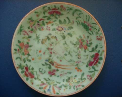 19th CENTURY CHINESE CANTON CELADON FAMILLE ROSE PLATE
