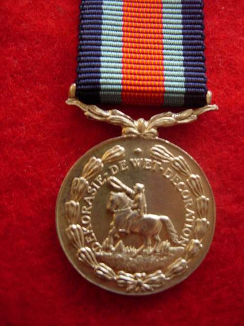 SOUTH AFRICA - De WET DECORATION MINIATURE MEDAL