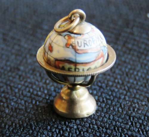VINTAGE GOLD 'GLOBE' CHARM