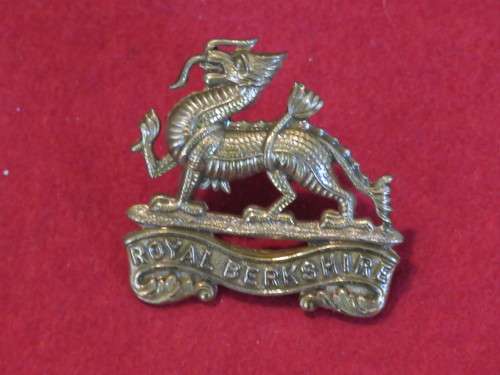 BRITISH - WW2 - ROYAL BERKSHIRE REGIMENT CAP BADGE