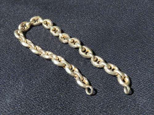 ANTIQUE GOLD BRACELET WITH GOLD ENAMEL PADLOCK / LOCKET