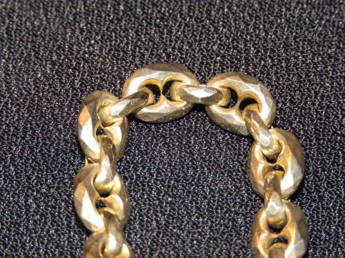 ANTIQUE GOLD BRACELET WITH GOLD ENAMEL PADLOCK / LOCKET