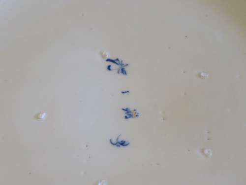 JAPANESE PORCELAIN IMARI CHARGER - 18 Inches