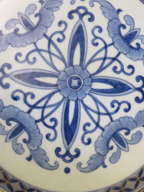 JAPANESE PORCELAIN IMARI CHARGER - 18 Inches