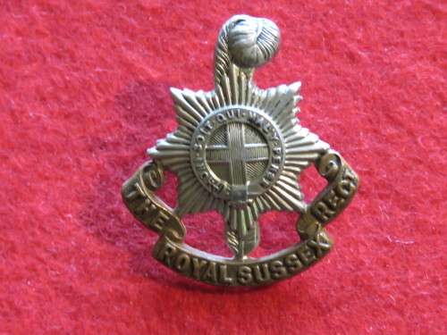 BRITISH - ROYAL SUSSEX REGIMENT CAP BADGE