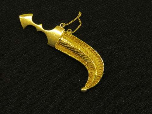GOLD 18ct KUKRI BROOCH