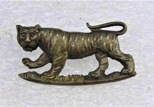 BRITISH - THE YORK and LANCASTER REGT COLLAR BADGE - 1888-1896