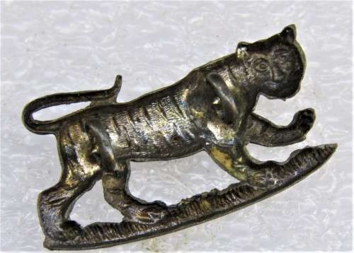 BRITISH - THE YORK and LANCASTER REGT COLLAR BADGE - 1888-1896