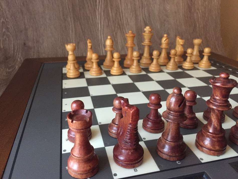 Vintage Saitek Kasparov Corona Chess Computer (Large 1988)