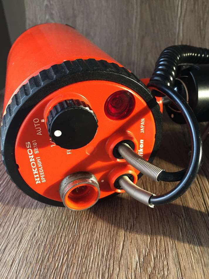 Vintage Nikonos SB-101 Underwater Speedlight