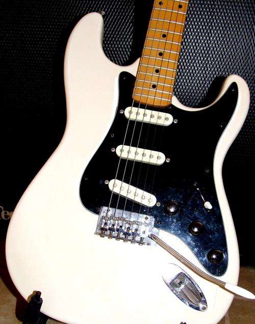 Genuine Gibson Epiphone Electric Guitar! Manufactured in Korea under licence to Gibson Epiphone!