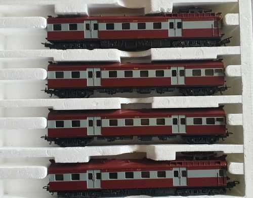 SAR SUBURBAN LIMA #149746-GP HO 4-Car SET