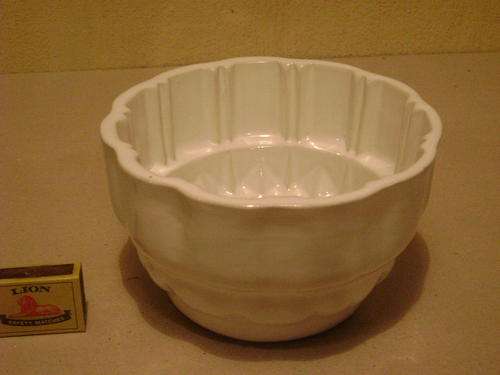 JELLY MOULD -WHITE GLAZED LARGE SIZE