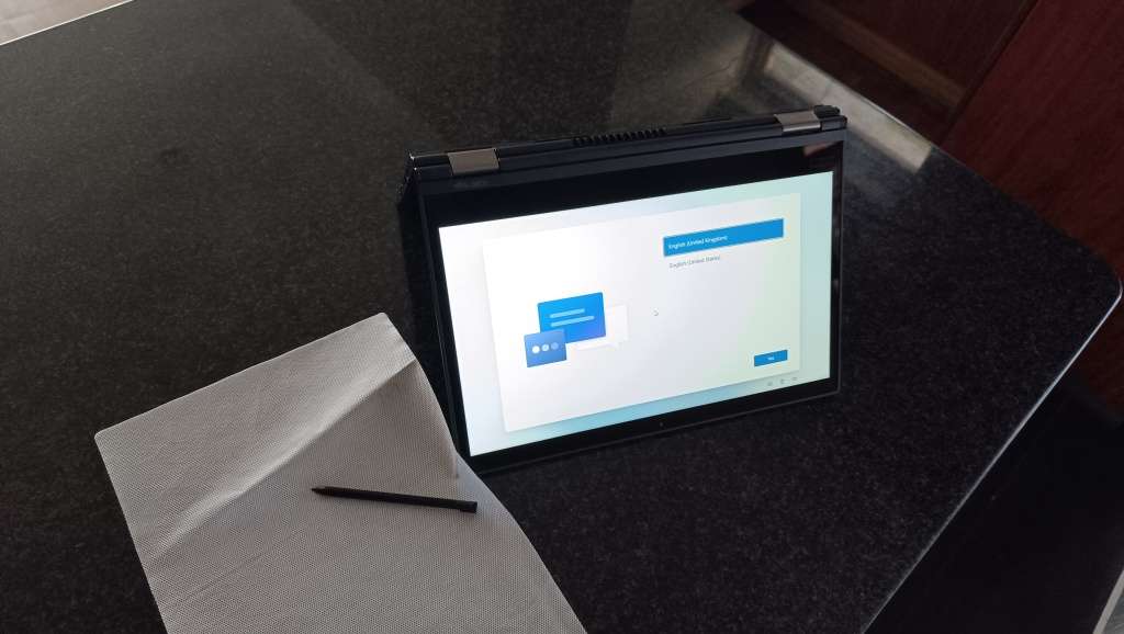 Lenovo ThinkPad X380 Yoga 13.3-inch FHD Intel Core i7-8550U 16GB