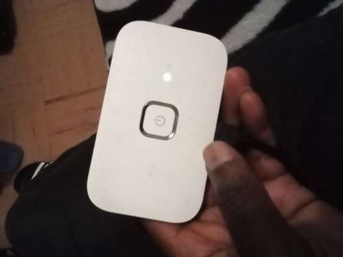 Huawei Vodafone R216 4G (LTE) Mobile WiFi Router (vodacom network only)