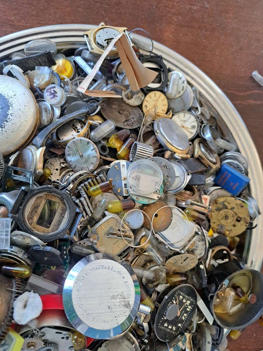 Lot of Watch Parts(R1 Auction)