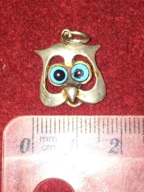 CRAZY R1!!!! Unique owl pendant