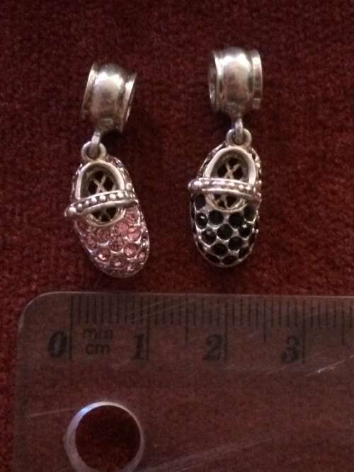 CRAZY R1!!!! Pandora style charms