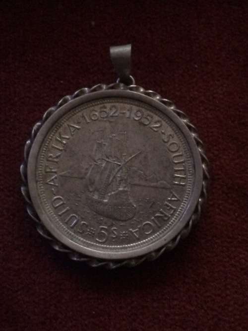 CRAZY R1!!!! 1952 crown pendant