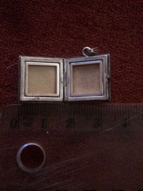 CRAZY R1!!!! Locket pendant