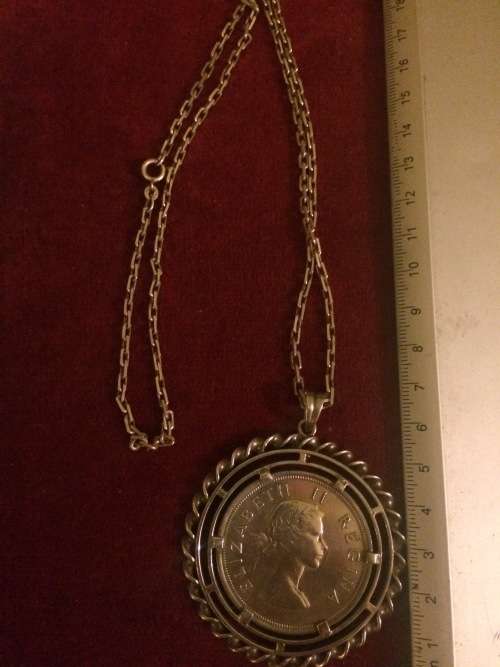 1953 pendant crown with stunning chain!!!