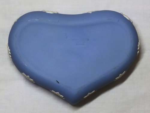 WEDGWOOD JASPERWARE blue heart shaped trinket box